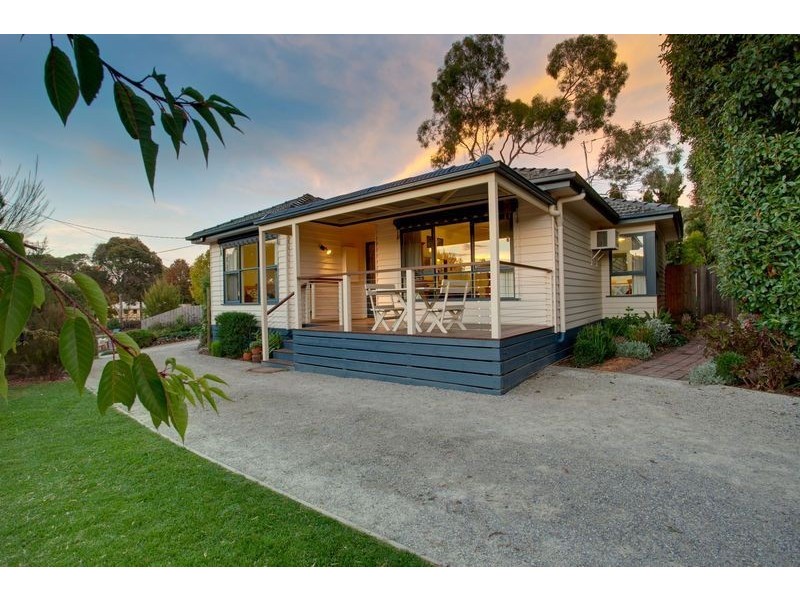 2 Park Boulevard, Ferntree Gully VIC 3156