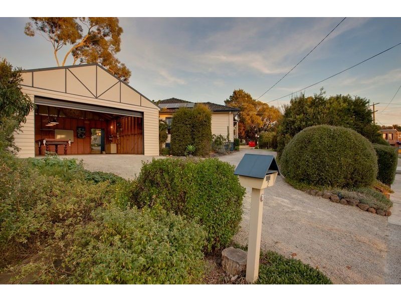 2 Park Boulevard, Ferntree Gully VIC 3156