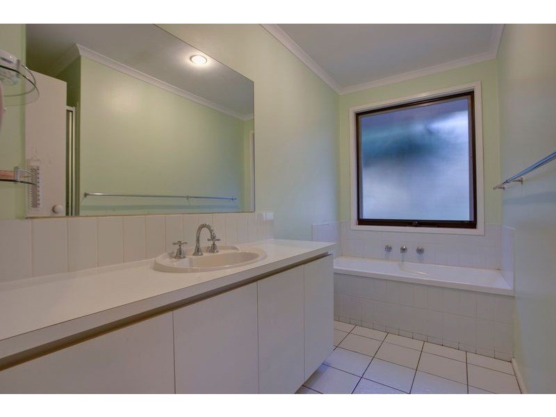 12 Calmsden Street, Kilsyth South VIC 3137