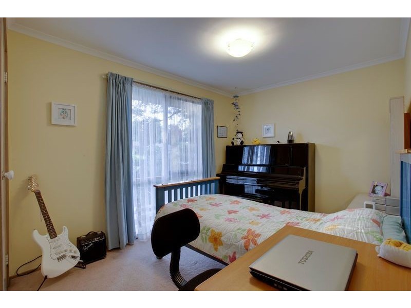 12 Calmsden Street, Kilsyth South VIC 3137