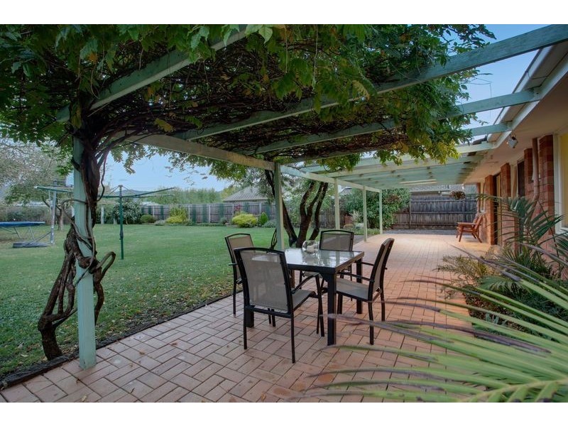 12 Calmsden Street, Kilsyth South VIC 3137