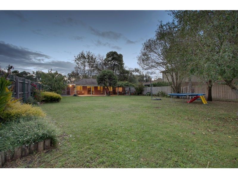 12 Calmsden Street, Kilsyth South VIC 3137