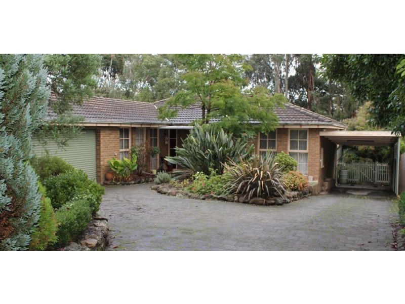 135 Rolling Hills Road, Chirnside Park VIC 3116