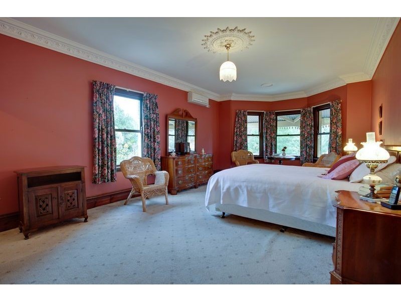 17 Clarkedale Rise, Kilsyth South VIC 3137