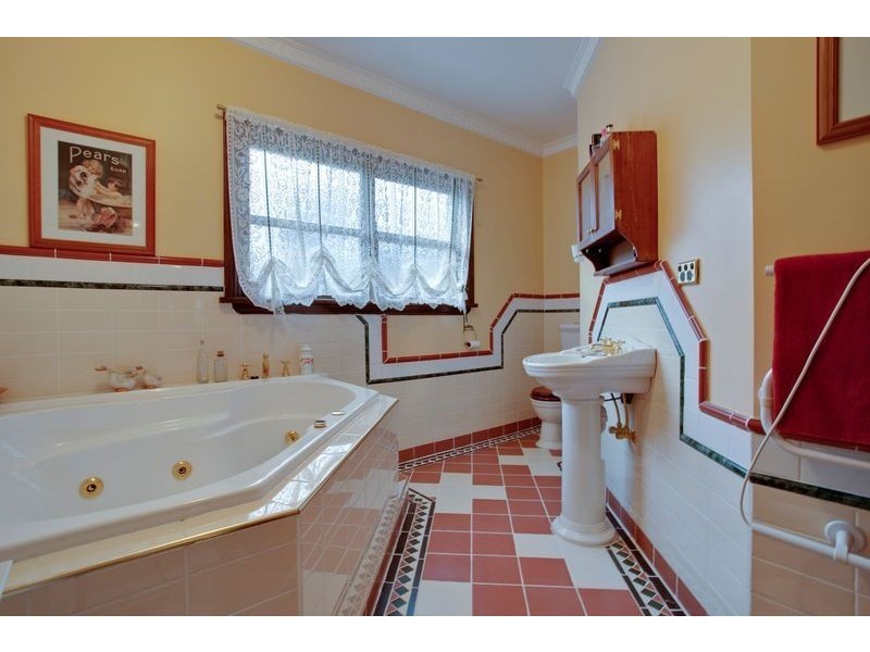 17 Clarkedale Rise, Kilsyth South VIC 3137