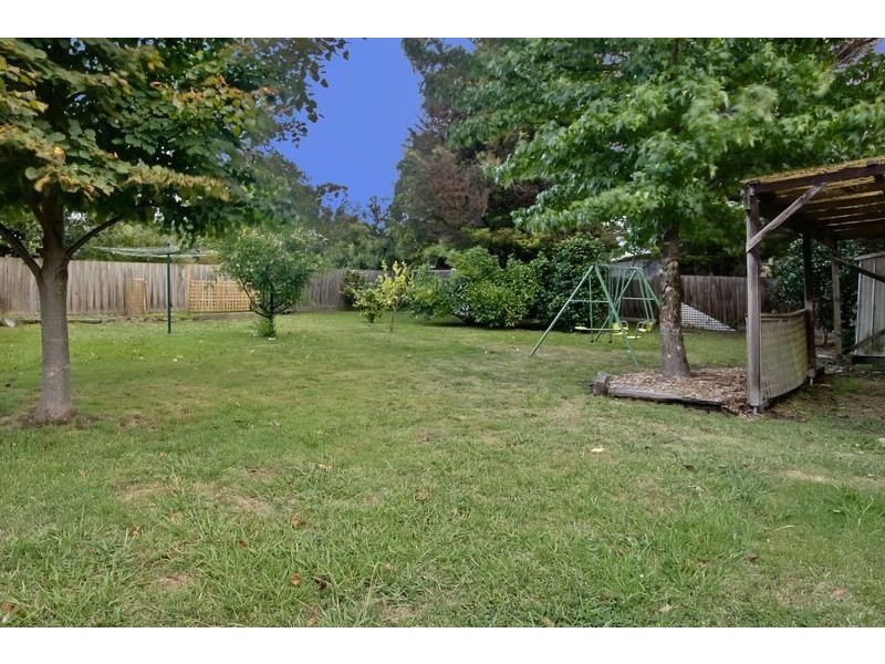 8 Treetop Drive, Kilsyth VIC 3137