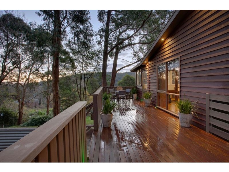 16 Gerratts Avenue, Upwey VIC 3158