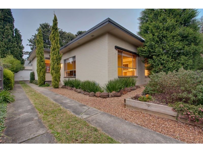 4 Cumberland Avenue, Bayswater VIC 3153