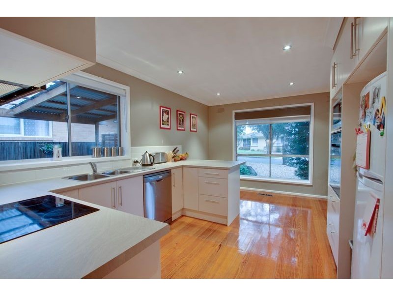 4 Cumberland Avenue, Bayswater VIC 3153