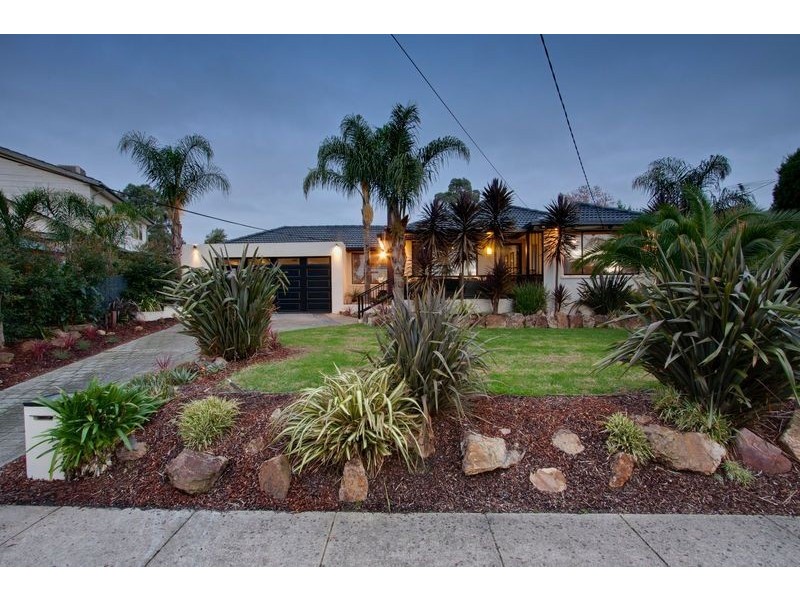 30 Esther Crescent, Mooroolbark VIC 3138