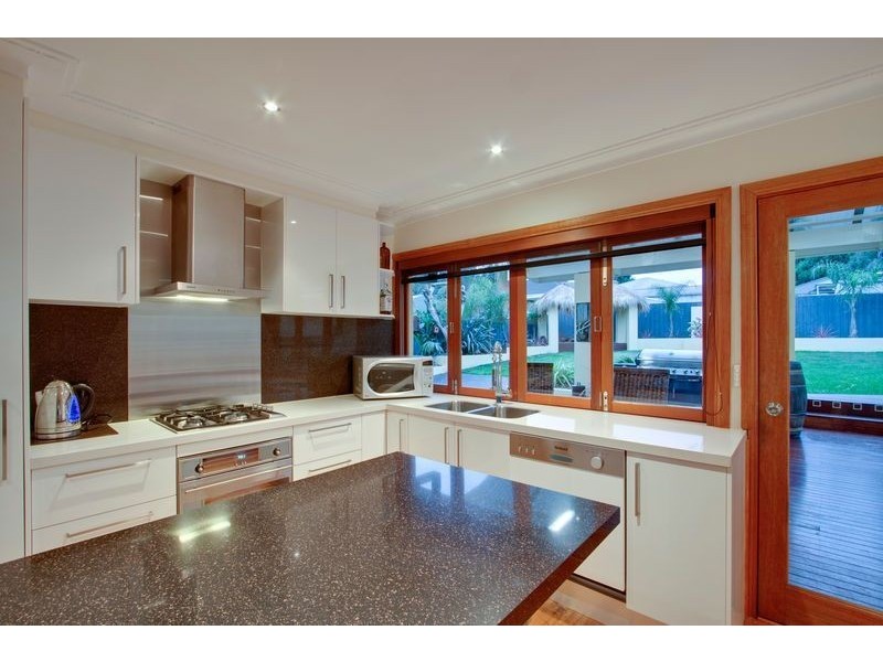 30 Esther Crescent, Mooroolbark VIC 3138