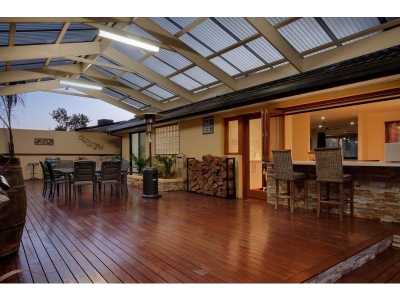 30 Esther Crescent, Mooroolbark VIC 3138