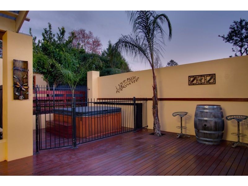 30 Esther Crescent, Mooroolbark VIC 3138