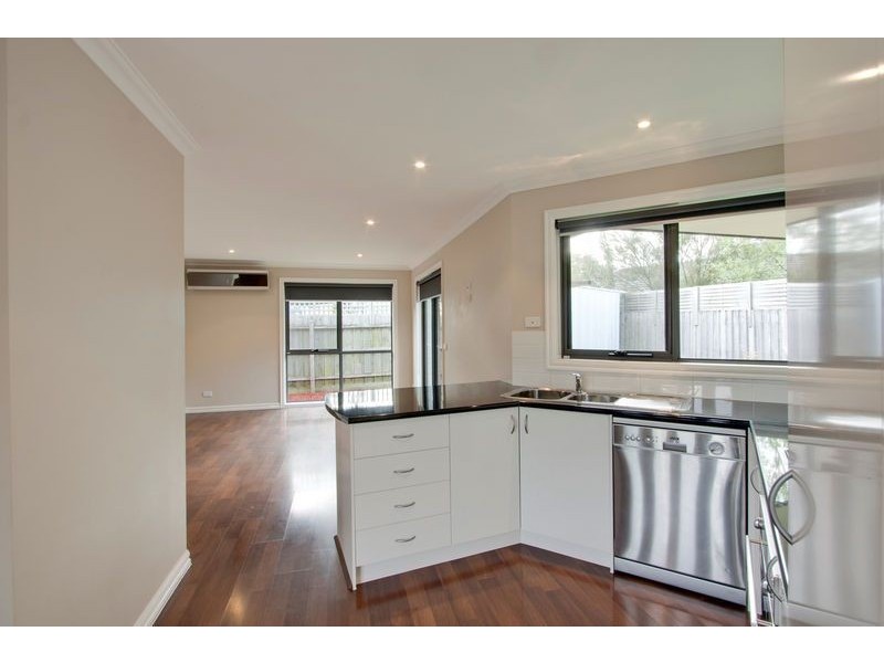2/21 Riding Way, Ferntree Gully VIC 3156