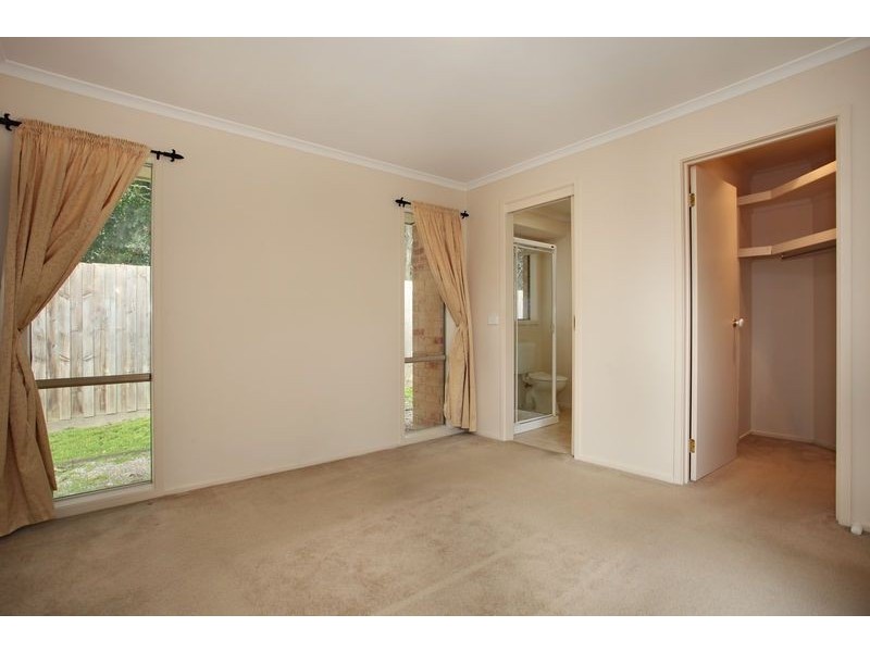 2/10 Sinclair Road, Bayswater VIC 3153