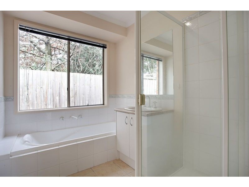 2/10 Sinclair Road, Bayswater VIC 3153
