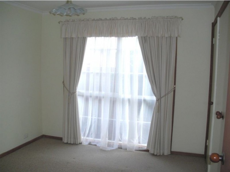 2/18 Moncoe Street, Boronia VIC 3155