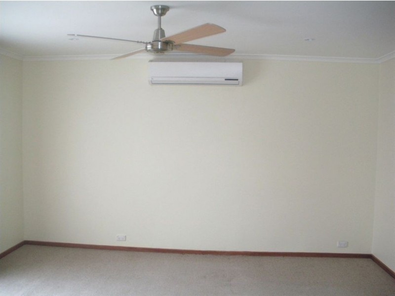 2/18 Moncoe Street, Boronia VIC 3155