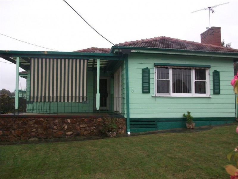 5 Bathurst Street, Mooroolbark VIC 3138