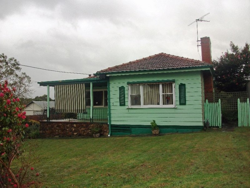 5 Bathurst Street, Mooroolbark VIC 3138
