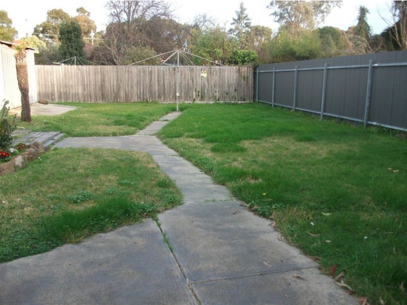 9 Lynn Drive, Ferntree Gully VIC 3156