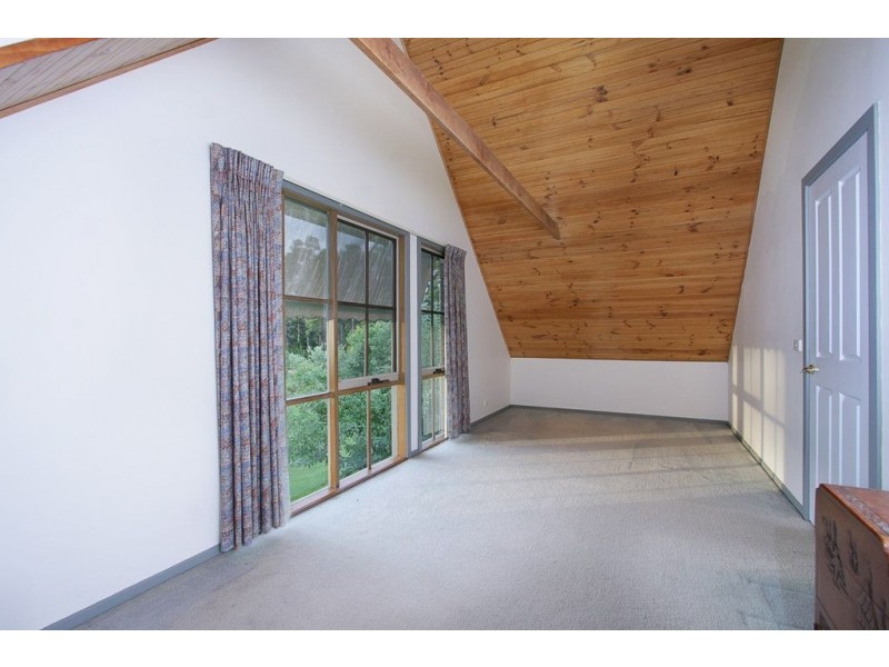 11 Lillypilly Lane, Kilsyth South VIC 3137