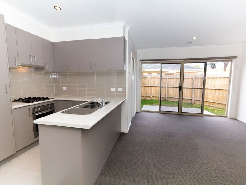 2/5 Laurel Avenue, Boronia VIC 3155