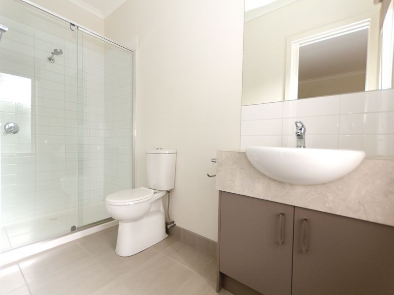 2/5 Laurel Avenue, Boronia VIC 3155