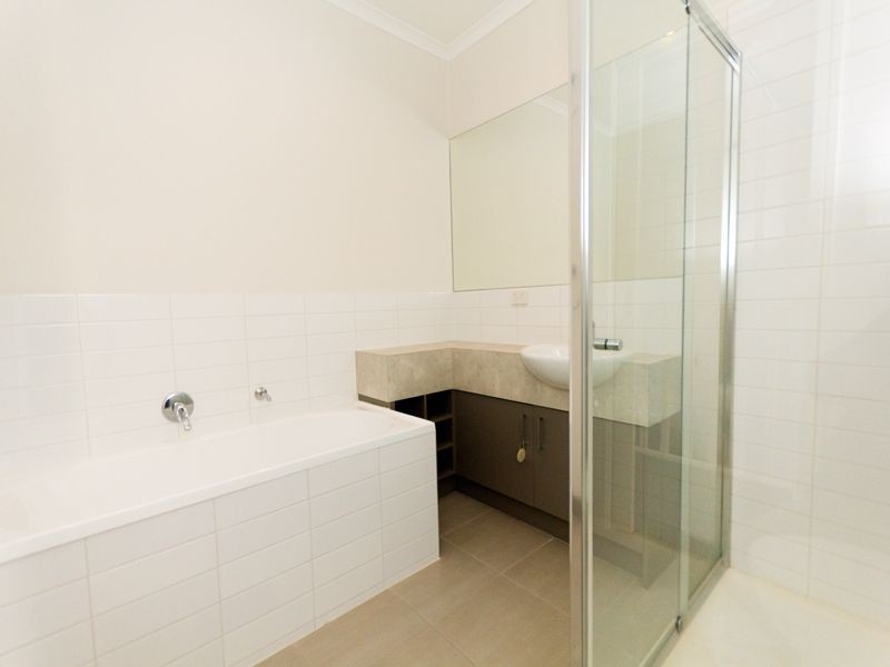 2/5 Laurel Avenue, Boronia VIC 3155