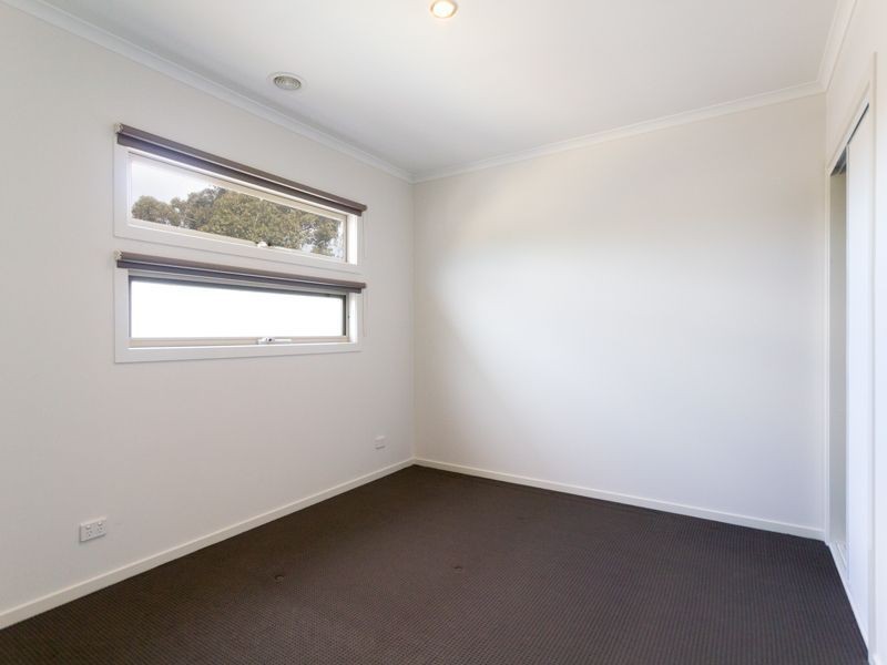 2/5 Laurel Avenue, Boronia VIC 3155