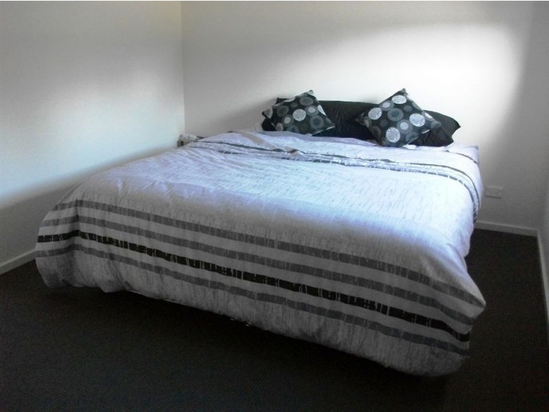 2/141 Stud Road, Wantirna South VIC 3152