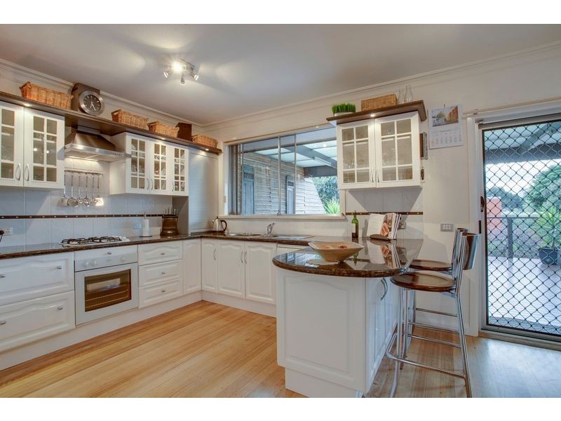 18 Tate Avenue, Wantirna South VIC 3152