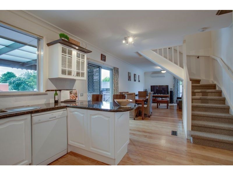 18 Tate Avenue, Wantirna South VIC 3152