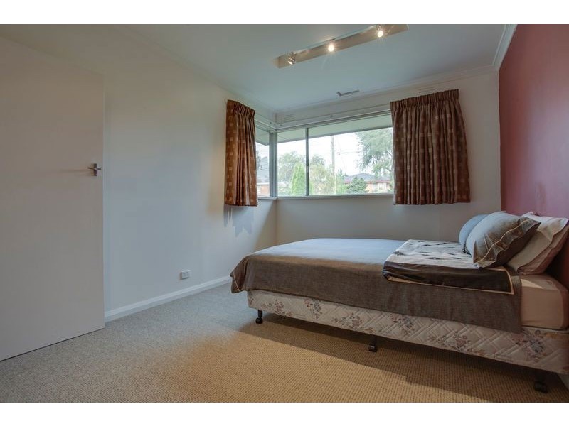 18 Tate Avenue, Wantirna South VIC 3152