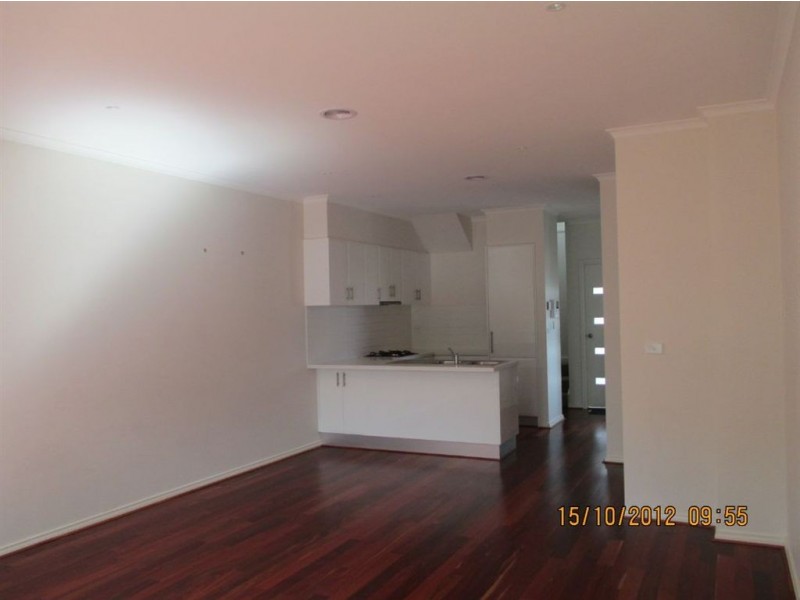 2/10 Oak Avenue, Boronia VIC 3155