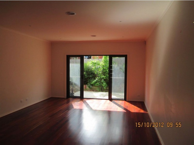 2/10 Oak Avenue, Boronia VIC 3155