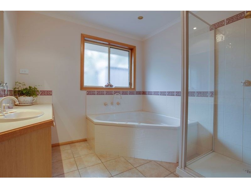 5 Huon Pine Court, Upper Ferntree Gully VIC 3156