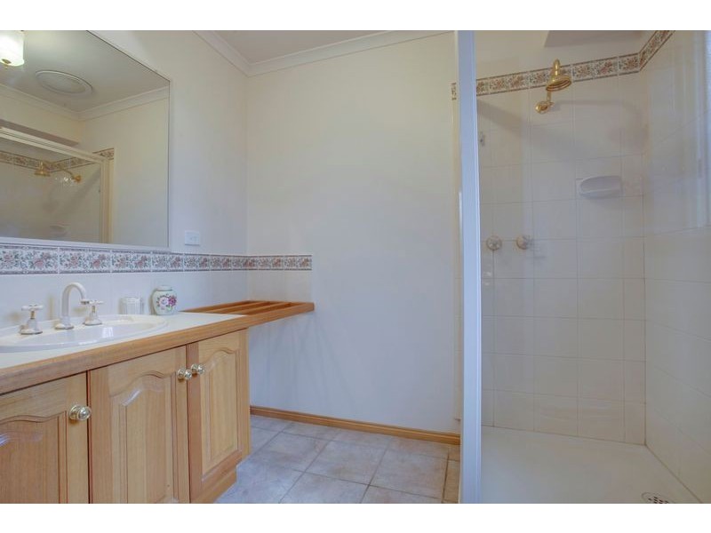 5 Huon Pine Court, Upper Ferntree Gully VIC 3156