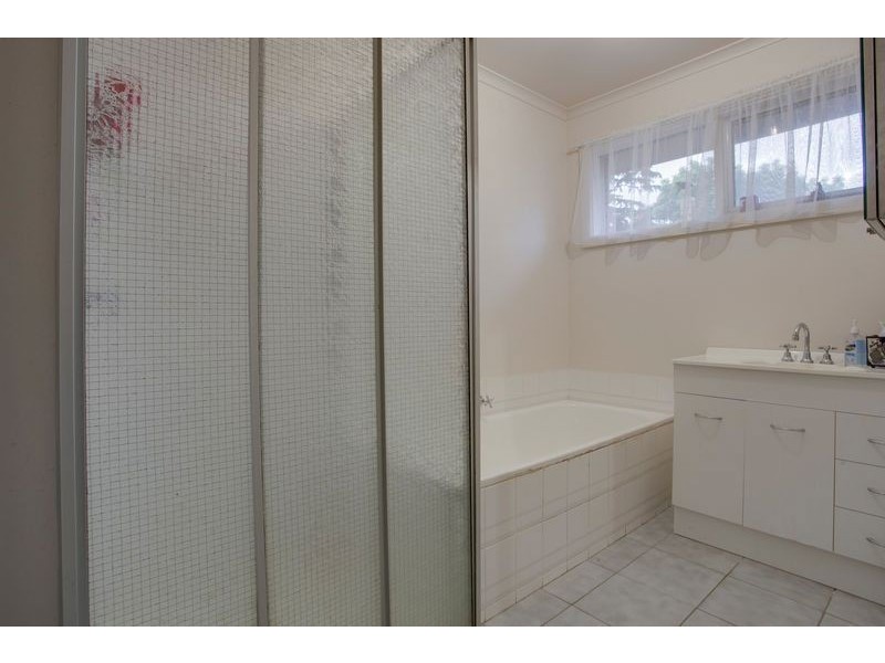 2/13 Phipps Avenue, Boronia VIC 3155