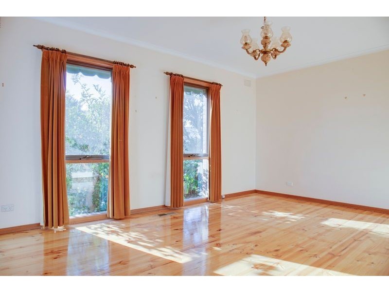 8 Maple Street, Bayswater VIC 3153