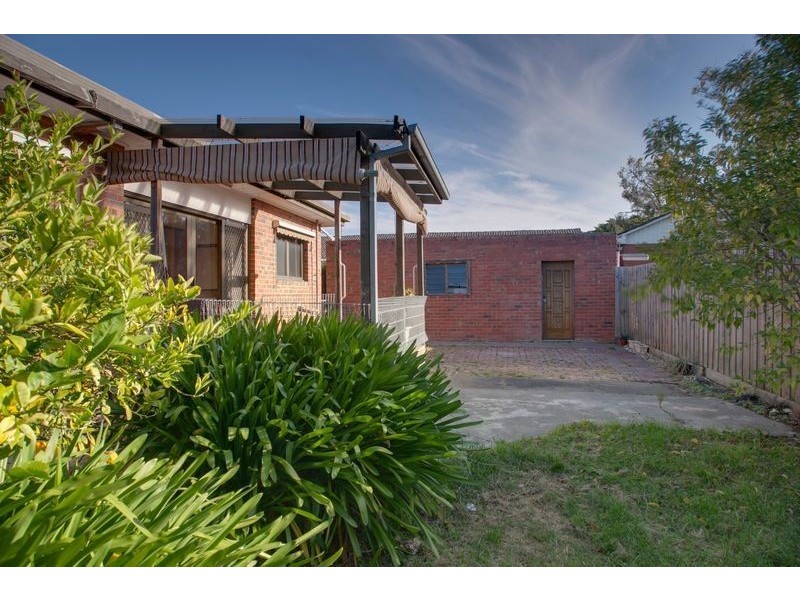 8 Maple Street, Bayswater VIC 3153