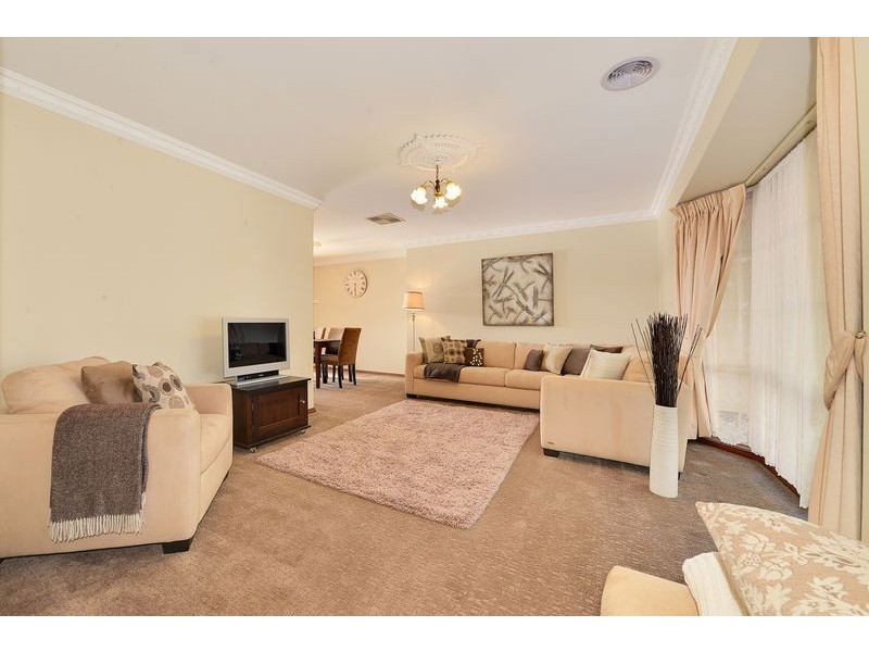 6 Clarkedale Rise, Kilsyth South VIC 3137