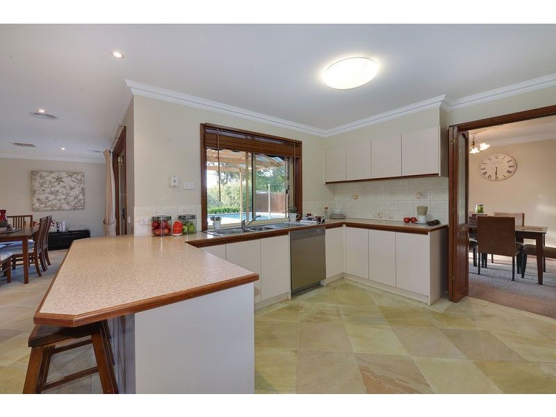 6 Clarkedale Rise, Kilsyth South VIC 3137
