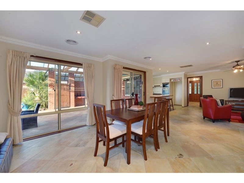 6 Clarkedale Rise, Kilsyth South VIC 3137