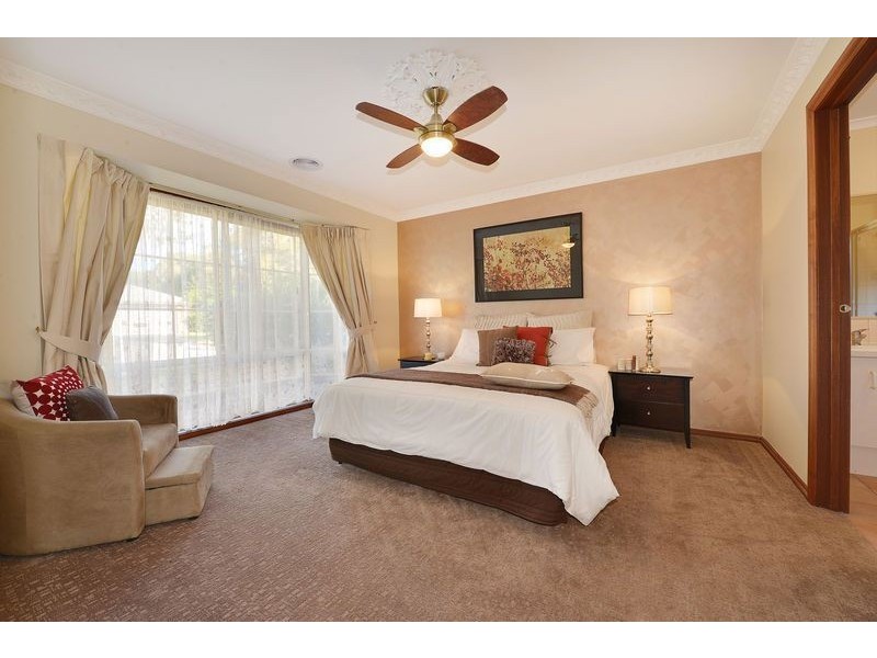 6 Clarkedale Rise, Kilsyth South VIC 3137