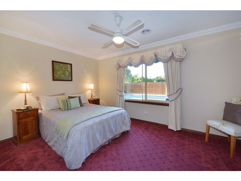 6 Clarkedale Rise, Kilsyth South VIC 3137