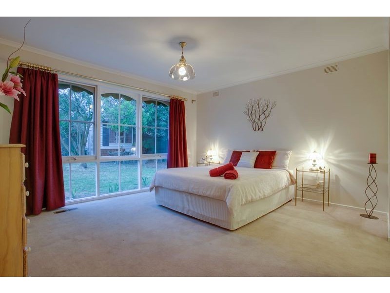 52 Elton Road, Ferntree Gully VIC 3156