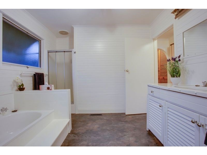 52 Elton Road, Ferntree Gully VIC 3156