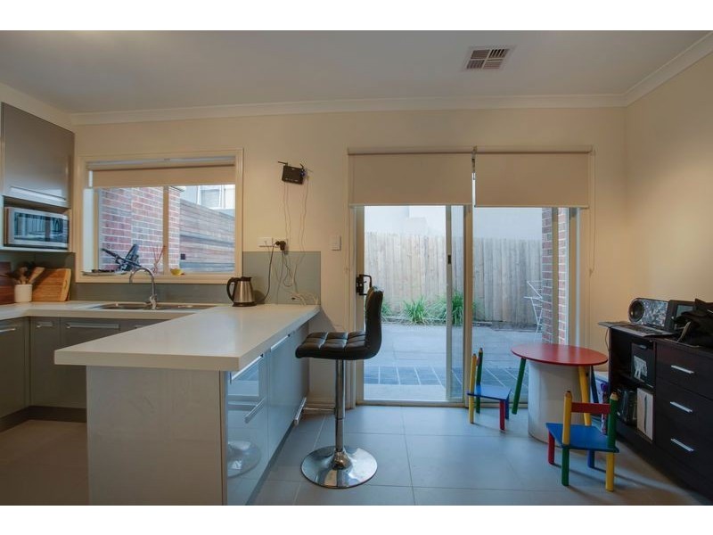 2/19 King Street, Bayswater VIC 3153