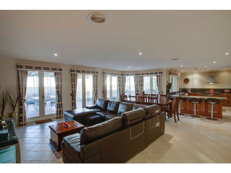 5 Summit Court, Boronia VIC 3155